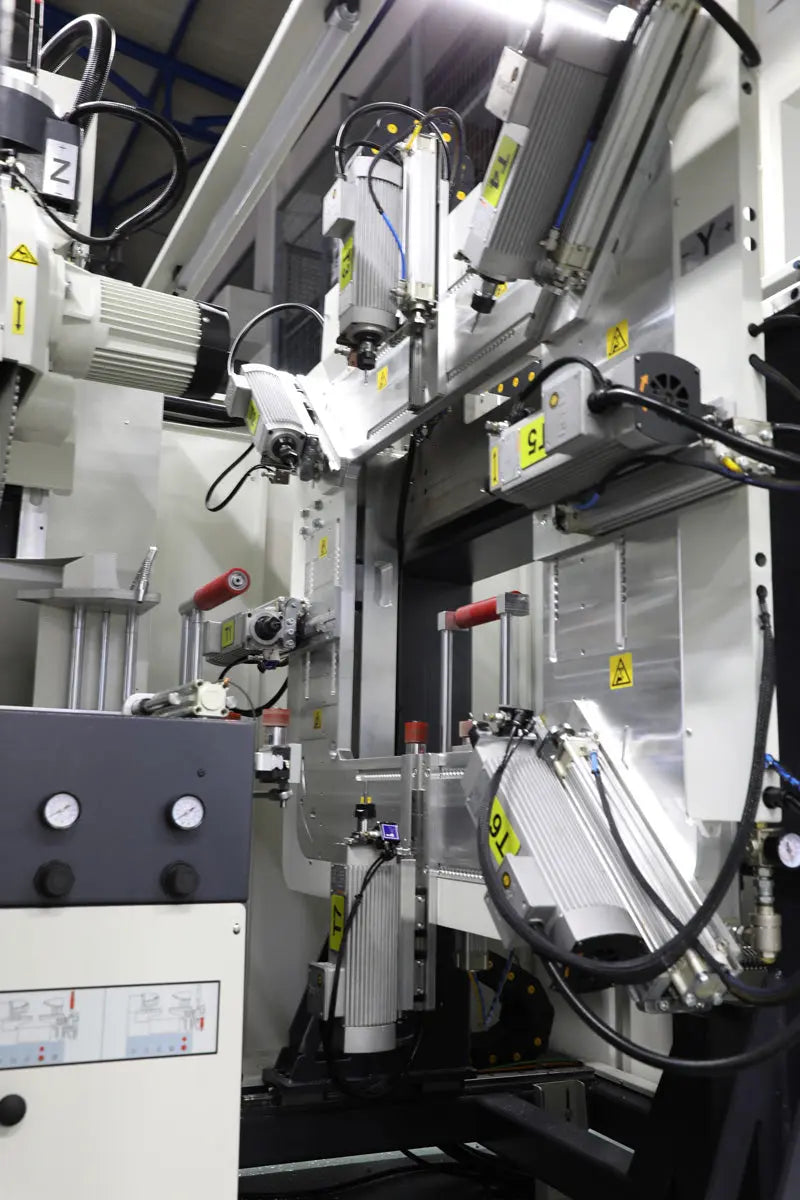 ALCOR II C CNC Machining and Cutting Center OZ Machine USA